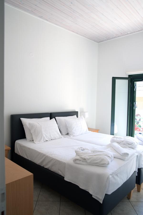 Geo Holiday Studios Kyparissia Buitenkant foto