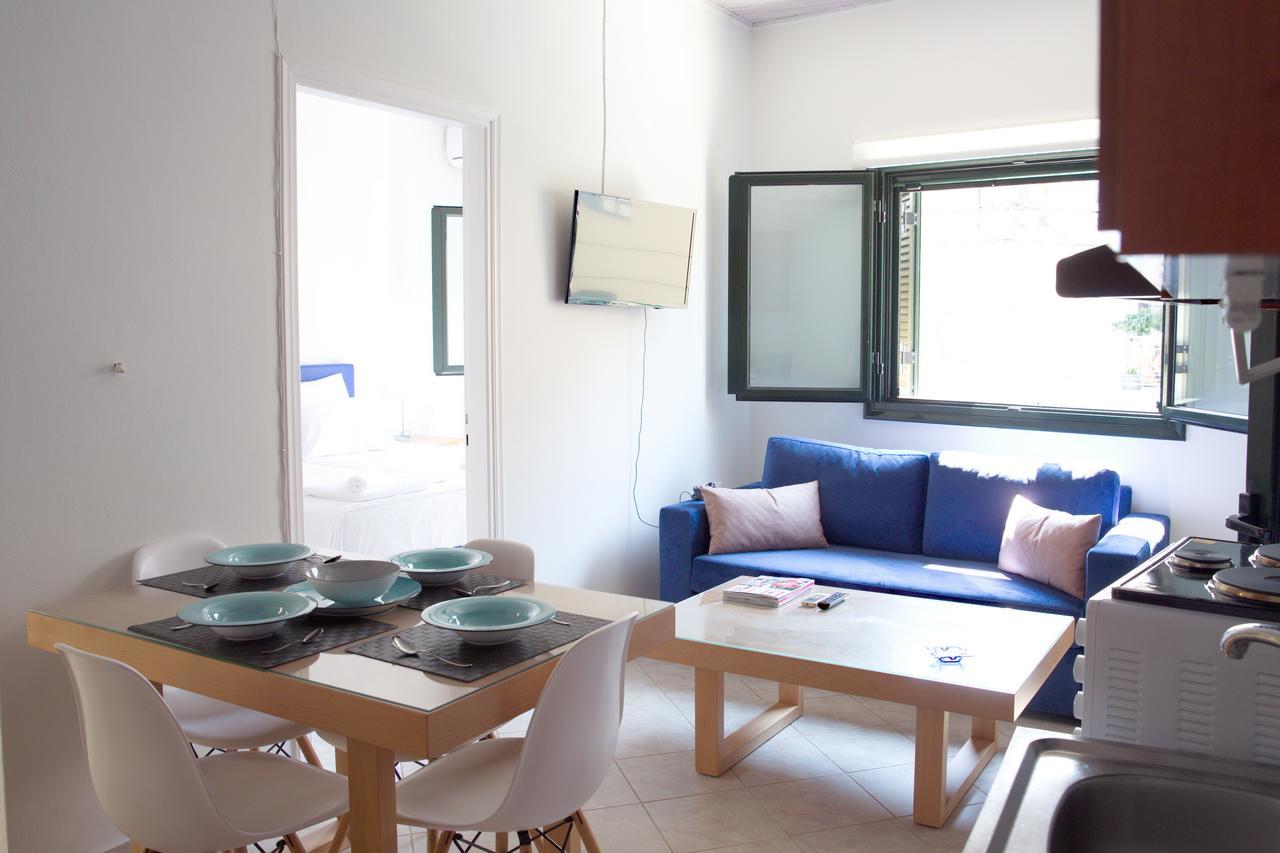 Geo Holiday Studios Kyparissia Buitenkant foto